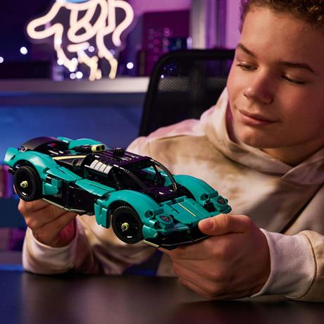 Конструктор LEGO Technic Aston Martin Valkyrie 707 деталей (42208) - фото 6