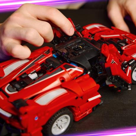 Конструктор LEGO Technic Ferrari FXX K 897 деталей (42212) - фото 5