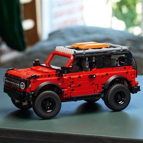 Конструктор LEGO Technic Позашляховик Ford Bronco SUV 943 деталі (42213) - фото 6