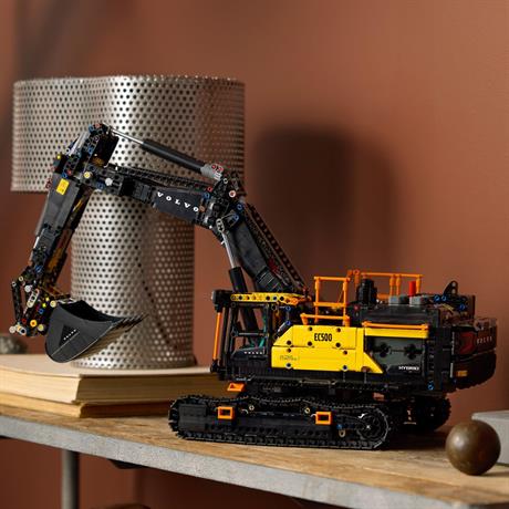 Конструктор LEGO Technic Екскаватор Volvo EC500 Hybrid 2359 деталей (42215) - фото 5