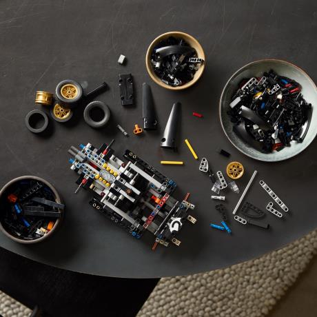 Конструктор LEGO Technic Автомобиль для гонки Ford GT40 MKII 1966 года 793 Детали (42223) - фото 6