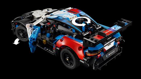 Конструктор LEGO® Technic Автомобиль для гонок BMW M4 GT3 EVO 747 деталей (42226) - фото 15