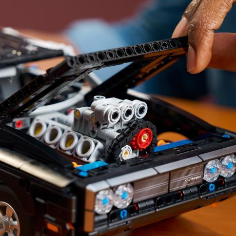 Конструктор LEGO® Technic Форсаж Автомобіль Dodge Charger R/T, 1516 деталей (42231) - фото 5