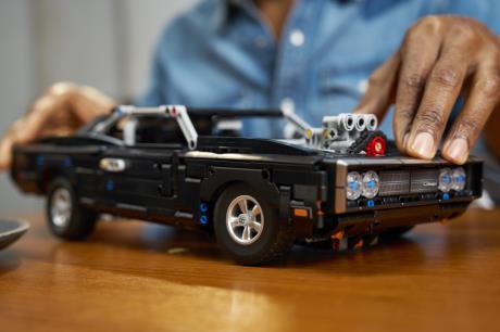 Конструктор LEGO® Technic Форсаж Автомобіль Dodge Charger R/T, 1516 деталей (42231) - фото 6
