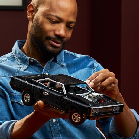Конструктор LEGO® Technic Форсаж Автомобіль Dodge Charger R/T, 1516 деталей (42231) - фото 9