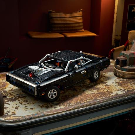 Конструктор LEGO® Technic Форсаж Автомобіль Dodge Charger R/T, 1516 деталей (42231) - фото 13