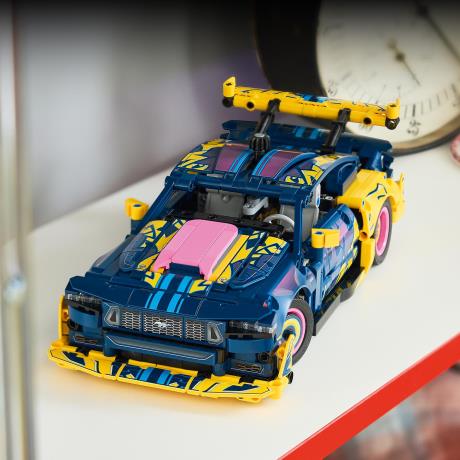 Конструктор LEGO® Technic Тюнінг-гараж з автомобілем Ford Mustang GT  Іграшка (42236) - фото 2