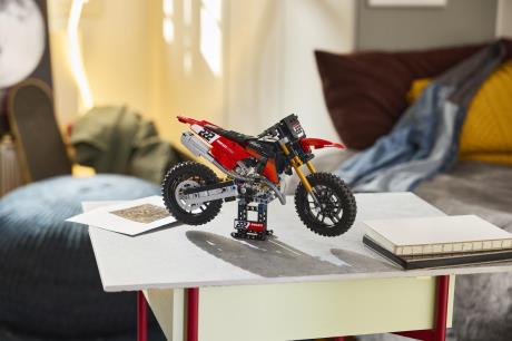 Конструктор LEGO® Technic Мотоцикл Ducati Desmo450 MX Factory (42238) - фото 7