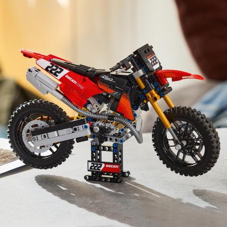 Конструктор LEGO® Technic Мотоцикл Ducati Desmo450 MX Factory (42238) - фото 11