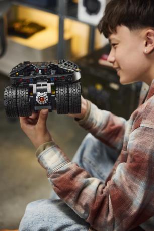 Конструктор LEGO® Technic Batmobile™ Tumbler Набір для конструювання (42239) - фото 7