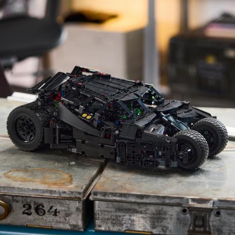 Конструктор LEGO® Technic Batmobile™ Tumbler Набір для конструювання (42239) - фото 10