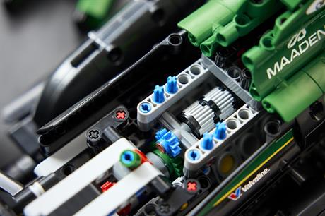 Конструктор LEGO® Technic Автомобіль «Формула-1» Aston Martin Aramco AMR25 (42240) - фото 2