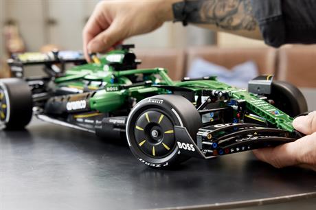 Конструктор LEGO® Technic Автомобіль «Формула-1» Aston Martin Aramco AMR25 (42240) - фото 5
