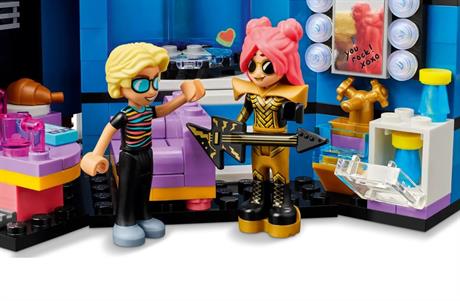 Конструктор LEGO Friends Музичне шоу талантів Хартлейк-Сіті 669 деталей (42616) - фото 0