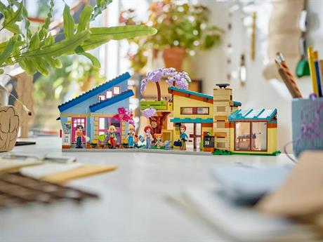 Конструктор LEGO Friends Родинні будинки Оллі й Пейслі (42620) - фото 0