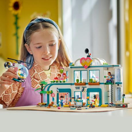 Конструктор LEGO Friends Лікарня в Хартлейк-Сіті 1045 деталей (42621) - фото 5