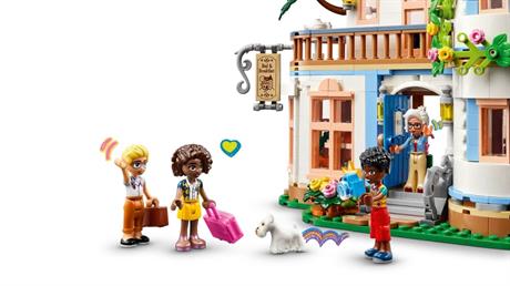 Конструктор LEGO Friends Замковий готель Ночівля і сніданок 1311 деталей (42638) - фото 0