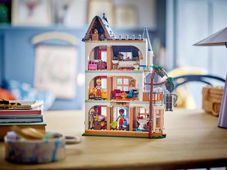 Конструктор LEGO Friends Замковий готель Ночівля і сніданок (42638) - фото 0