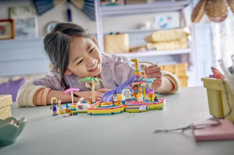Конструктор LEGO® Friends Веселий день в аквапарку Набір конструктора, 278 деталі (42676) - фото 6