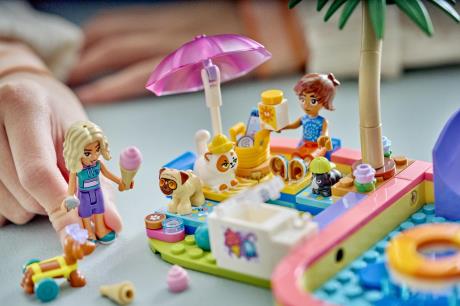 Конструктор LEGO® Friends Веселий день в аквапарку Набір конструктора, 278 деталі (42676) - фото 7