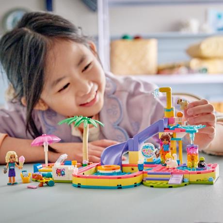 Конструктор LEGO® Friends Веселий день в аквапарку Набір конструктора, 278 деталі (42676) - фото 8
