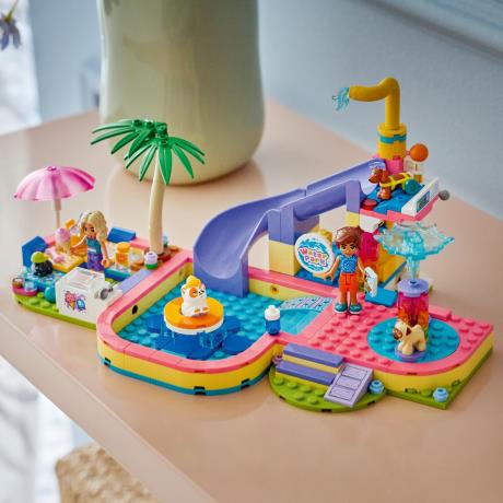 Конструктор LEGO® Friends Веселий день в аквапарку Набір конструктора, 278 деталі (42676) - фото 10