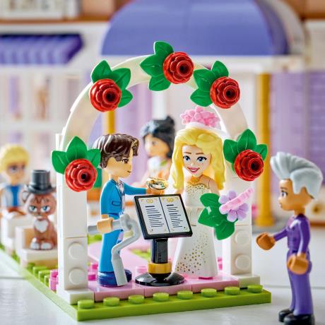 Конструктор LEGO® Friends Гранд-готель у Хартлейк-Сіті, 1406 деталей (42704) - фото 3