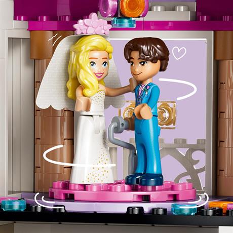 Конструктор LEGO® Friends Гранд-отель в Хартлейк-Сити, 1406 деталей (42704) - фото 4