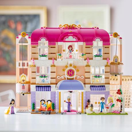 Конструктор LEGO® Friends Гранд-готель у Хартлейк-Сіті, 1406 деталей (42704) - фото 12