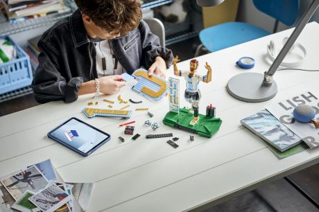 Конструктор LEGO® Editions Ліонель Мессі — легенда футболу, 958 деталей (43015) - фото 9