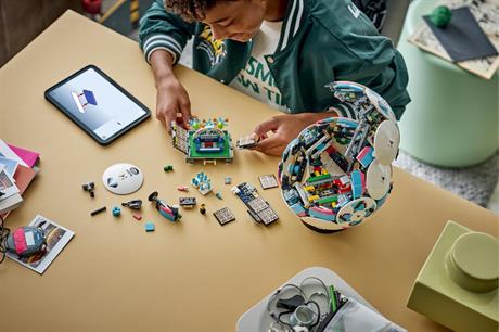 Конструктор LEGO® Editions Футбольный мяч 1498 деталей (43019) - фото 12