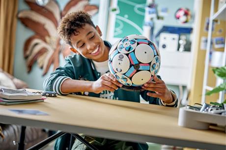 Конструктор LEGO® Editions Футбольный мяч 1498 деталей (43019) - фото 14