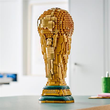 Конструктор LEGO® Editions Официальный трофей чемпионата мира по футболу FIFA 2842 детали (43020) - фото 12