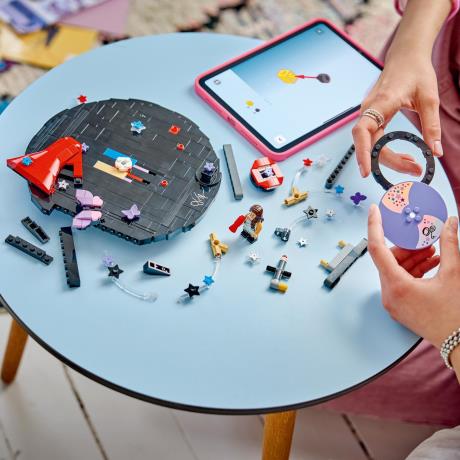 Конструктор LEGO® Editions Вініл Олівії Родріґо Набір для конструювання для дітей (43028) - фото 5