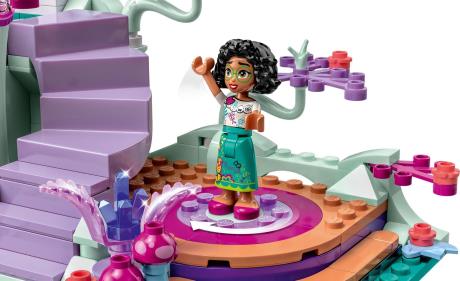 Конструктор LEGO Disney Зачарований будиночок на дереві 1016 деталей (43215) - фото 0