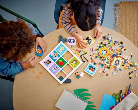 Конструктор LEGO Disney 100-та річниця мультиплікації Disney 1022 деталей (43221) - фото 0