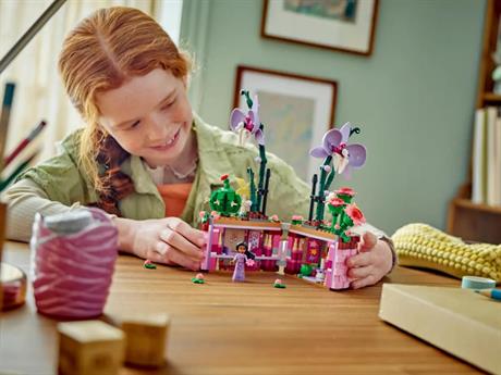 Конструктор LEGO Disney Princess Квітковий горщик Ізабели 641 деталь (43237) - фото 0