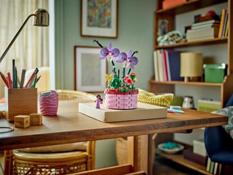 Конструктор LEGO Disney Princess Квітковий горщик Ізабели 641 деталь (43237) - фото 0