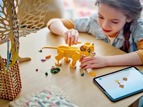 Конструктор LEGO Disney Левеня Сімба 222 деталі (43243) - фото 0