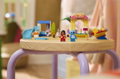 Конструктор LEGO® Disney Веселощі на пляжі з Ліло і Стічем, 113 деталей (43280) - фото 6