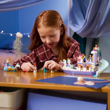 Конструктор LEGO® Disney Принцеса Королівський весільний човен Аріель, 519 деталей (43299) - фото 9
