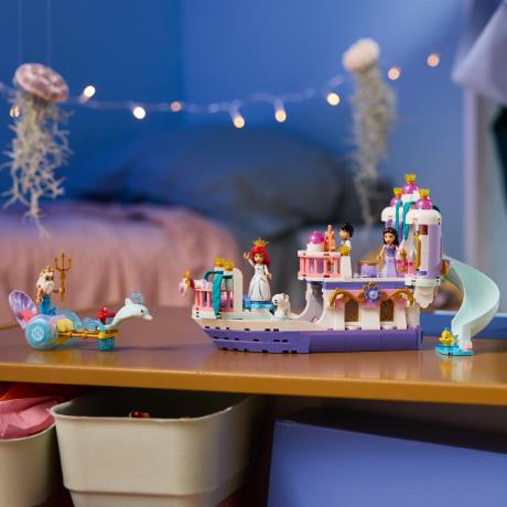 Конструктор LEGO® Disney Принцеса Королівський весільний човен Аріель, 519 деталей (43299) - фото 14