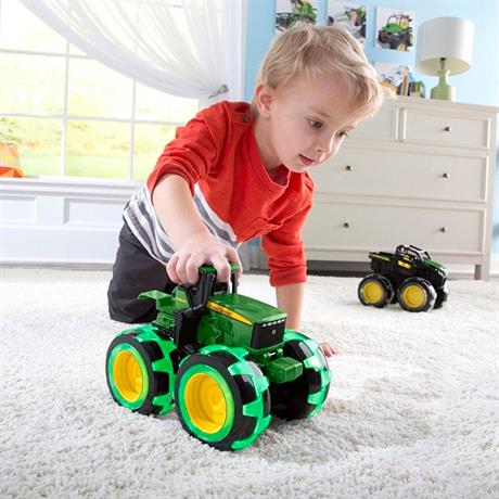 Машинка Трактор John Deere Kids Monster Treads с большими светящимися колесами (46434) - фото 2