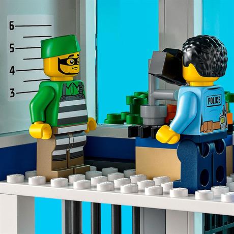 Конструктор LEGO City Police Полицейский участок 668 деталей (60316) - фото 7