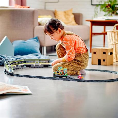 Конструктор LEGO City Trains Пасажирський поїзд-експрес 764 деталі (60337) - фото 0