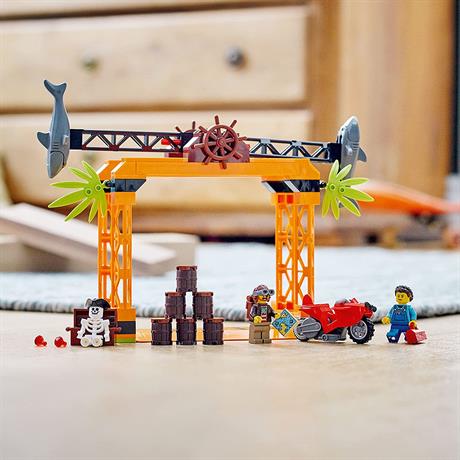 Конструктор LEGO City Stuntz Трюковое испытание Нападение Акулы 122 детали (60342) - фото 7