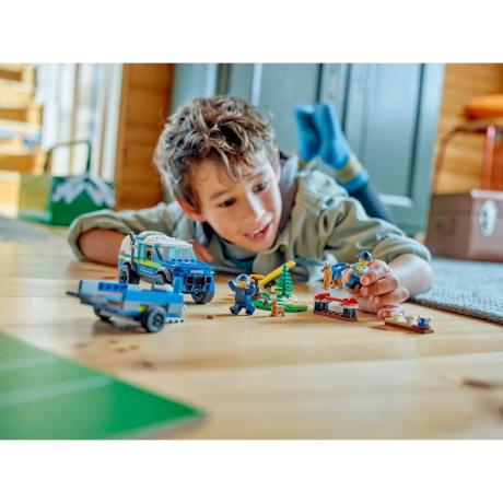 Конструктор LEGO City Мобільний майданчик для дресирування поліцейських собак 197 деталей (60369) - фото 0