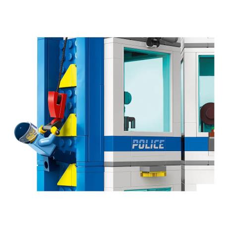 Конструктор LEGO City Поліцейська академія 823 деталі (60372) - фото 7