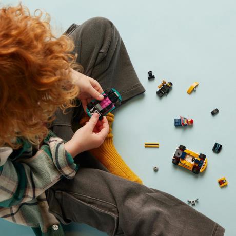 Конструктор LEGO City Картинг і гонщики 99 деталей (60400) - фото 6