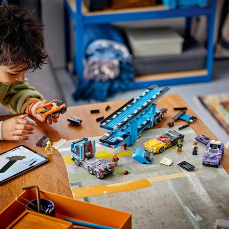 Конструктор LEGO City Вантажівка-транспортер зі спортивними авто 998 деталей (60408) - фото 9